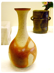 Hidasuki Tsurukubi Vase at Exhibition